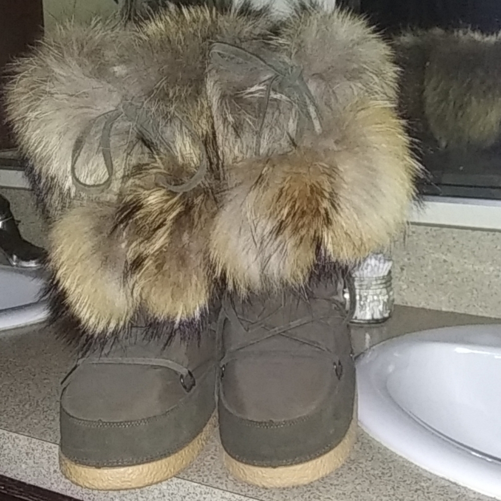 Winter fur boots